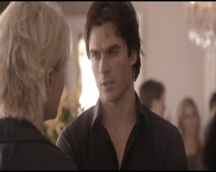 VampireDiariesWorld-dot-org_Seizoen2-DVDScenes-2x01TheReturn0167.jpg
