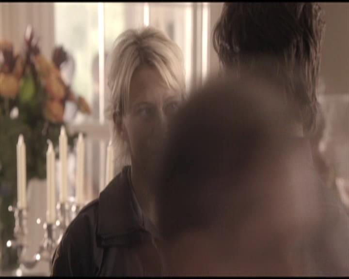 VampireDiariesWorld-dot-org_Seizoen2-DVDScenes-2x01TheReturn0169.jpg
