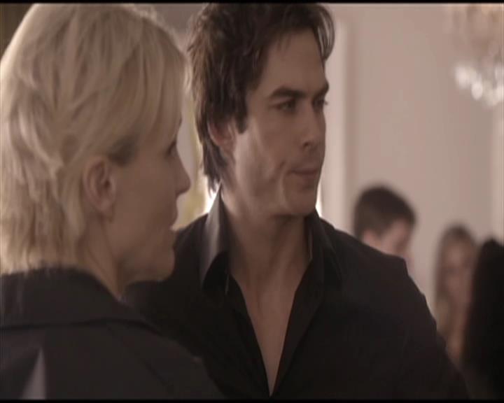 VampireDiariesWorld-dot-org_Seizoen2-DVDScenes-2x01TheReturn0174.jpg