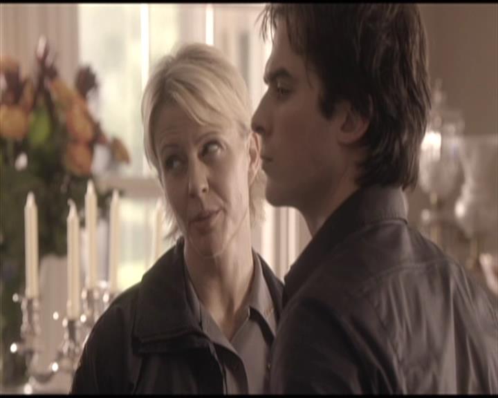 VampireDiariesWorld-dot-org_Seizoen2-DVDScenes-2x01TheReturn0176.jpg