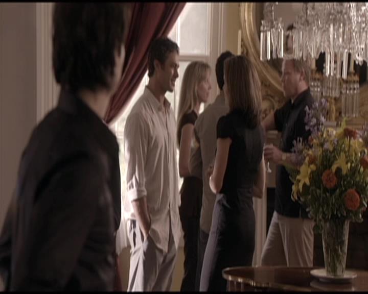 VampireDiariesWorld-dot-org_Seizoen2-DVDScenes-2x01TheReturn0182.jpg