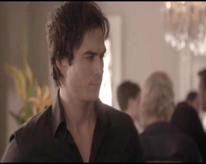 VampireDiariesWorld-dot-org_Seizoen2-DVDScenes-2x01TheReturn0183.jpg