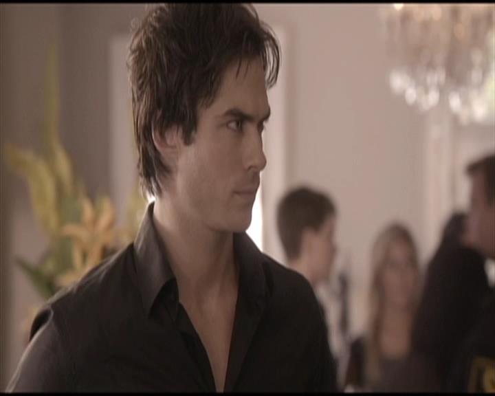 VampireDiariesWorld-dot-org_Seizoen2-DVDScenes-2x01TheReturn0184.jpg