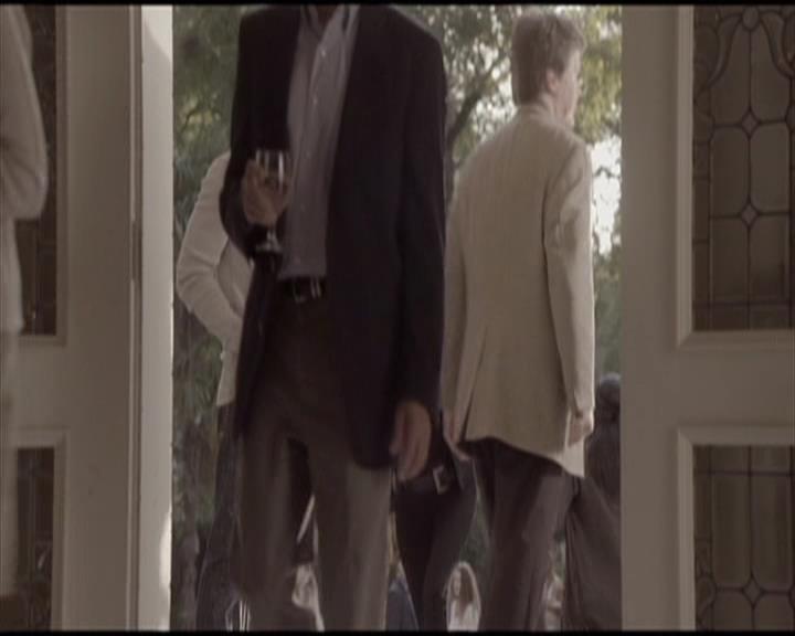 VampireDiariesWorld-dot-org_Seizoen2-DVDScenes-2x01TheReturn0185.jpg