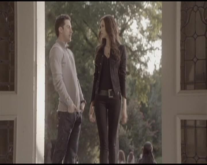 VampireDiariesWorld-dot-org_Seizoen2-DVDScenes-2x01TheReturn0187.jpg