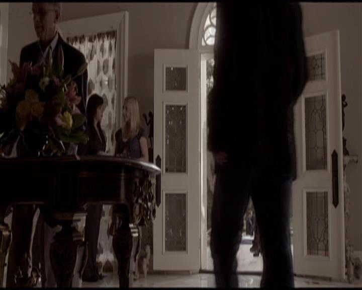 VampireDiariesWorld-dot-org_Seizoen2-DVDScenes-2x01TheReturn0191.jpg