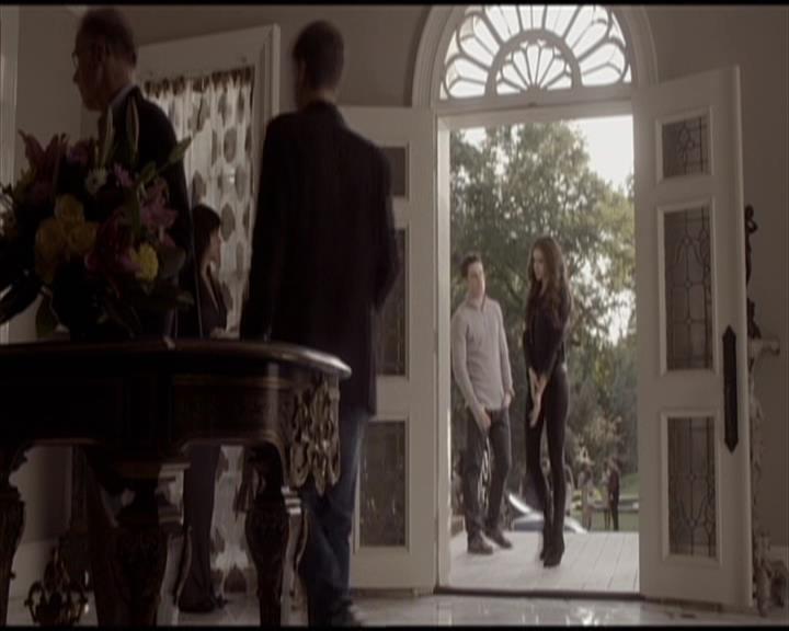 VampireDiariesWorld-dot-org_Seizoen2-DVDScenes-2x01TheReturn0192.jpg