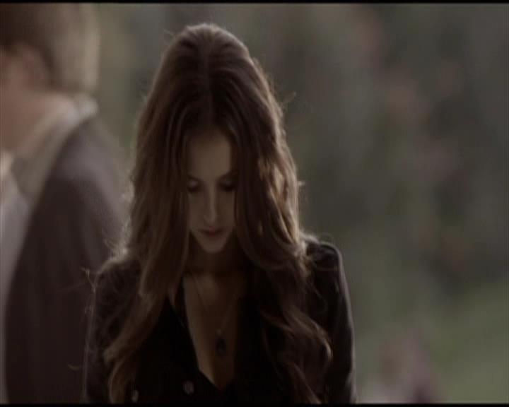 VampireDiariesWorld-dot-org_Seizoen2-DVDScenes-2x01TheReturn0199.jpg