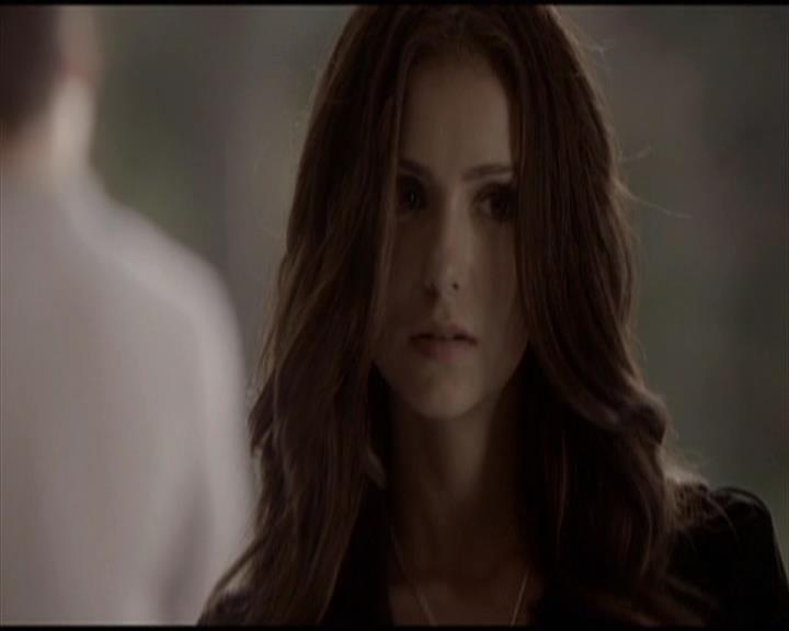 VampireDiariesWorld-dot-org_Seizoen2-DVDScenes-2x01TheReturn0206.jpg