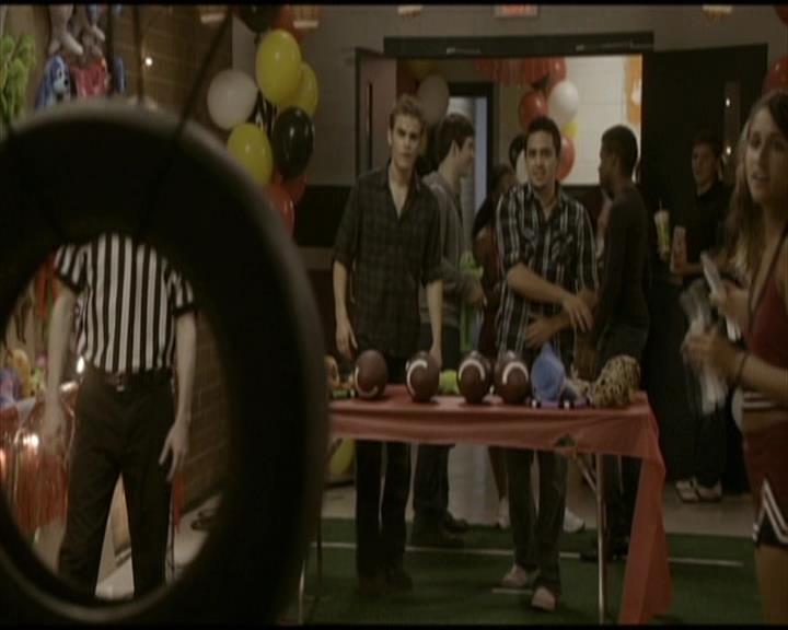 VampireDiariesWorld-dot-org_Seizoen2-DVDScenes-2x02BraveNewWorld0004.jpg