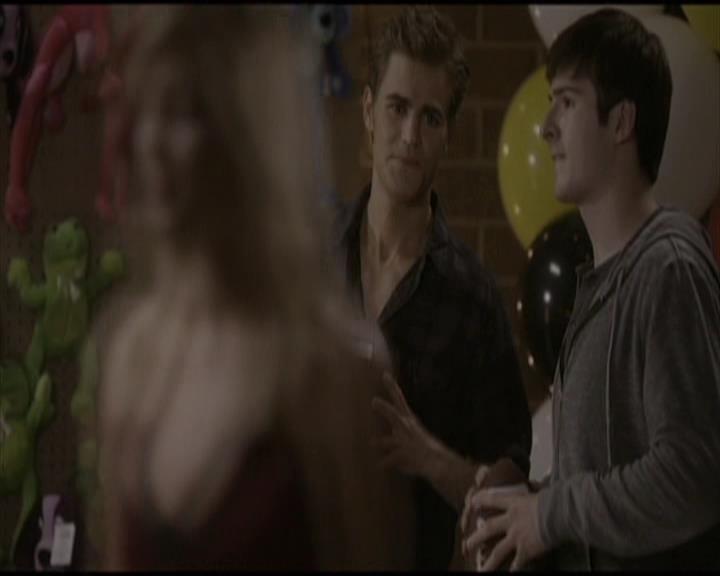 VampireDiariesWorld-dot-org_Seizoen2-DVDScenes-2x02BraveNewWorld0011.jpg