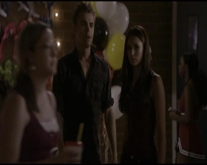 VampireDiariesWorld-dot-org_Seizoen2-DVDScenes-2x02BraveNewWorld0034.jpg