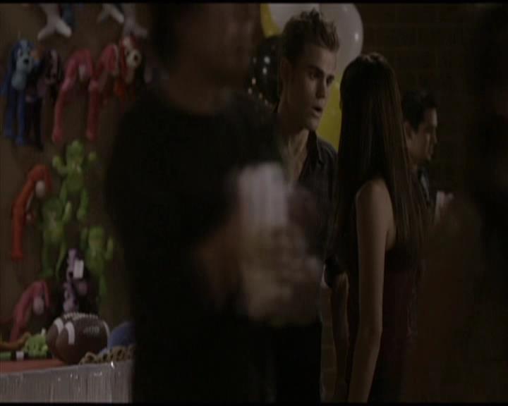 VampireDiariesWorld-dot-org_Seizoen2-DVDScenes-2x02BraveNewWorld0045.jpg