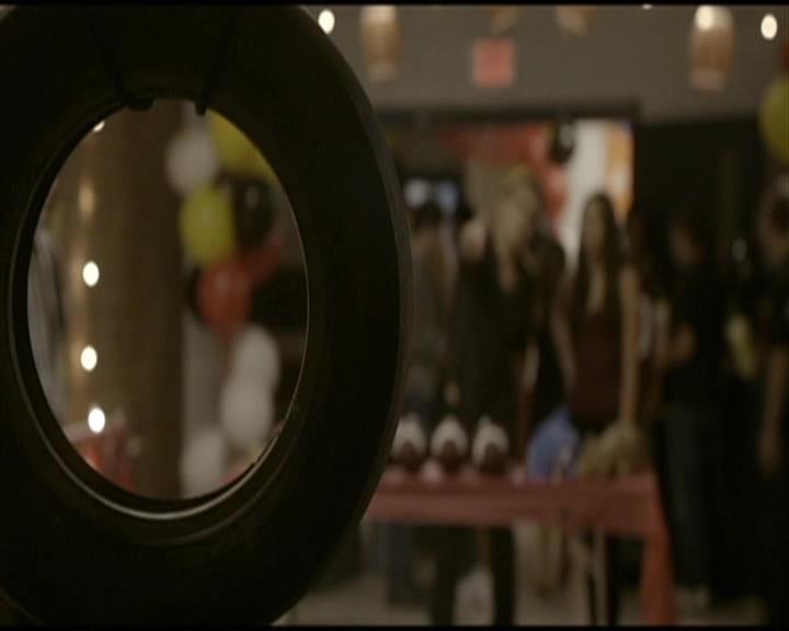 VampireDiariesWorld-dot-org_Seizoen2-DVDScenes-2x02BraveNewWorld0072.jpg