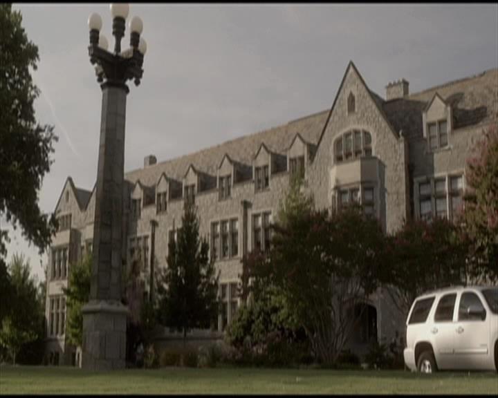 VampireDiariesWorld-dot-org_Seizoen2-DVDScenes-2x03BadMoonRising0000.jpg