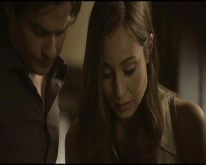 VampireDiariesWorld-dot-org_Seizoen2-DVDScenes-2x03BadMoonRising0019.jpg