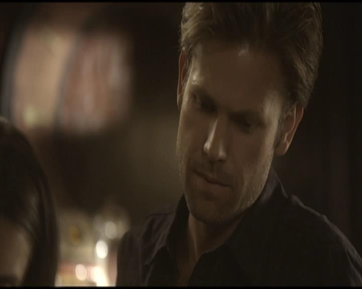 VampireDiariesWorld-dot-org_Seizoen2-DVDScenes-2x03BadMoonRising0021.jpg