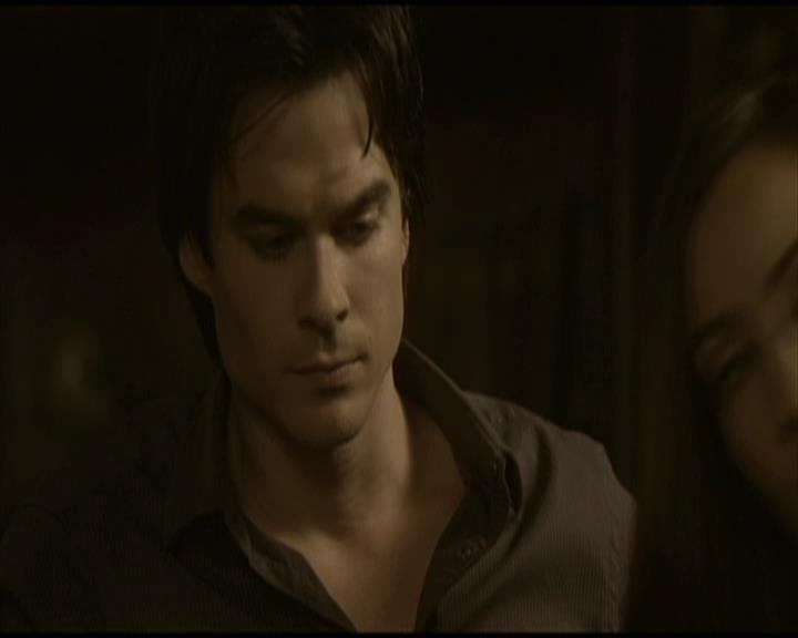 VampireDiariesWorld-dot-org_Seizoen2-DVDScenes-2x03BadMoonRising0045.jpg