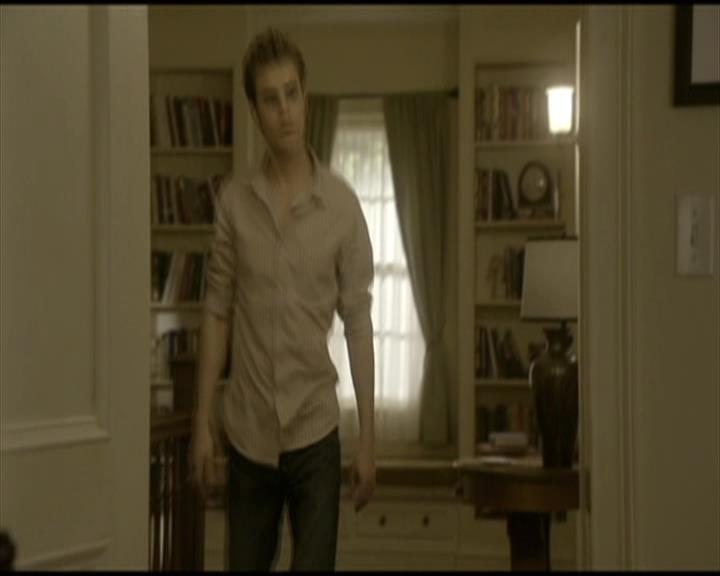 VampireDiariesWorld-dot-org_Seizoen2-DVDScenes-2x03BadMoonRising0056.jpg
