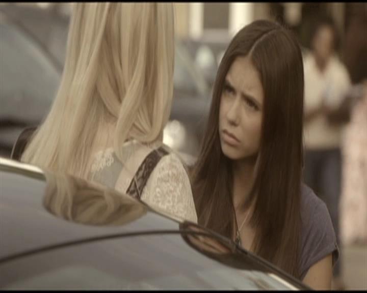 VampireDiariesWorld-dot-org_Seizoen2-DVDScenes-2x04MemoryLane0053.jpg