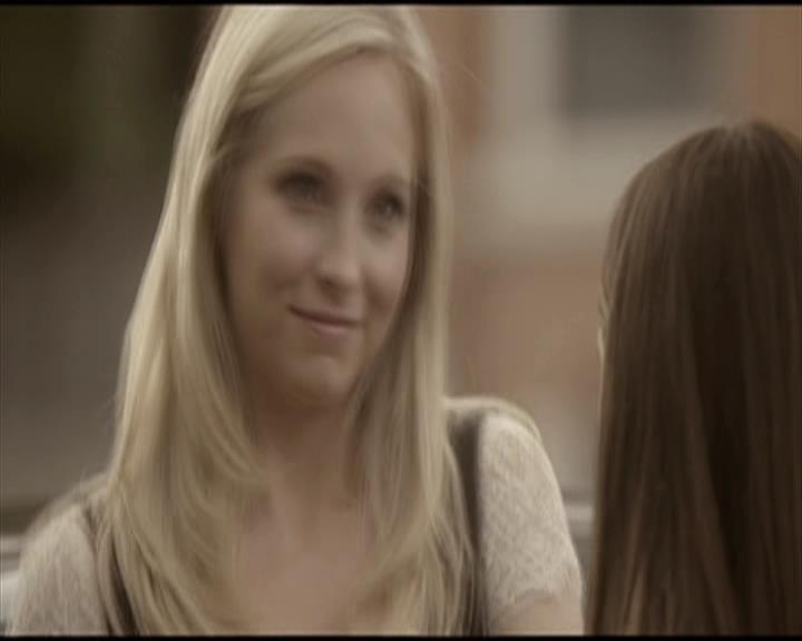 VampireDiariesWorld-dot-org_Seizoen2-DVDScenes-2x04MemoryLane0077.jpg
