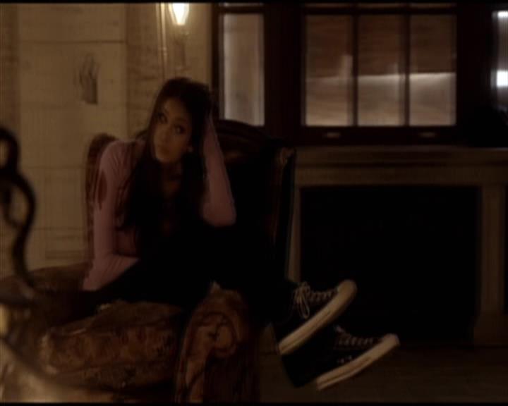 VampireDiariesWorld-dot-org_Seizoen2-DVDScenes-2x08Rose0014.jpg