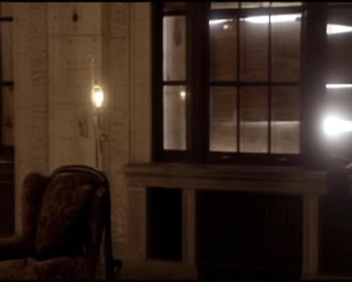 VampireDiariesWorld-dot-org_Seizoen2-DVDScenes-2x08Rose0029.jpg