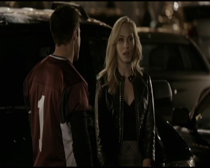 VampireDiariesWorld-dot-org_Seizoen2-DVDScenes-2x09Katerina0001.jpg