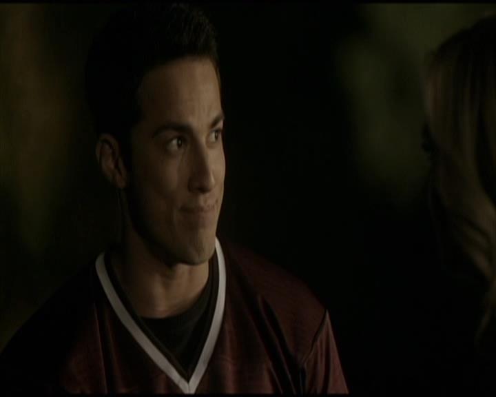 VampireDiariesWorld-dot-org_Seizoen2-DVDScenes-2x09Katerina0004.jpg
