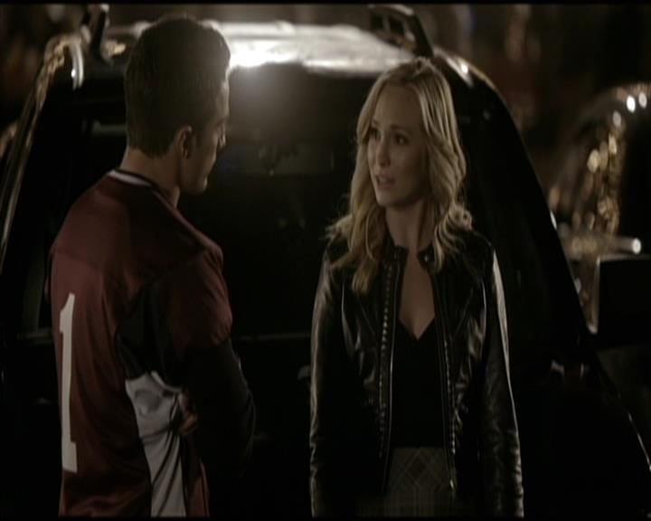 VampireDiariesWorld-dot-org_Seizoen2-DVDScenes-2x09Katerina0023.jpg