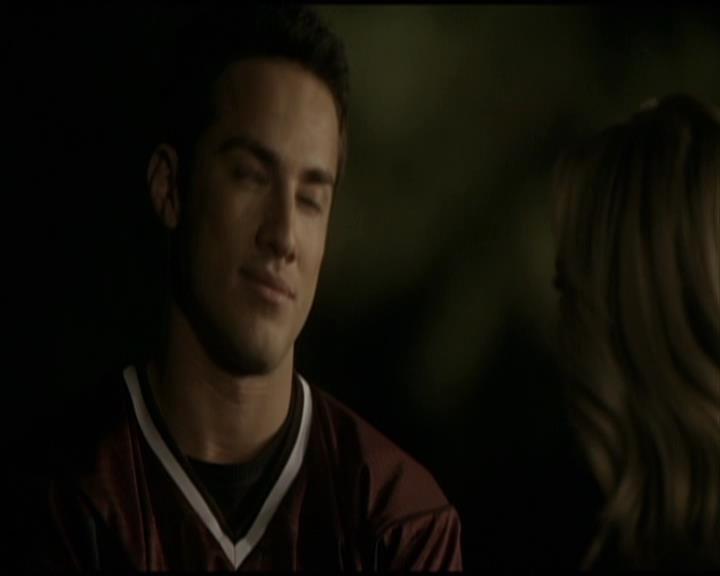VampireDiariesWorld-dot-org_Seizoen2-DVDScenes-2x09Katerina0034.jpg