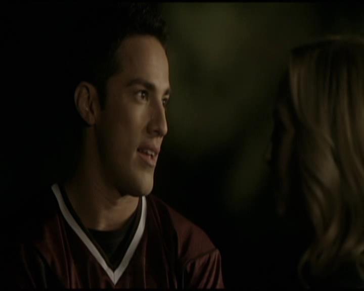VampireDiariesWorld-dot-org_Seizoen2-DVDScenes-2x09Katerina0036.jpg