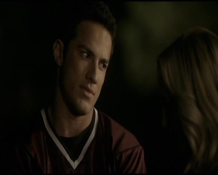 VampireDiariesWorld-dot-org_Seizoen2-DVDScenes-2x09Katerina0042.jpg