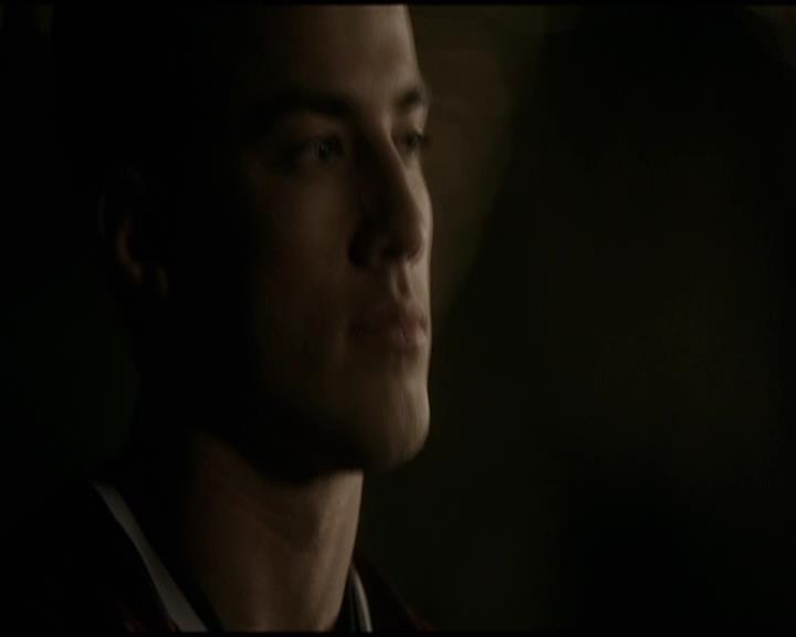 VampireDiariesWorld-dot-org_Seizoen2-DVDScenes-2x09Katerina0065.jpg
