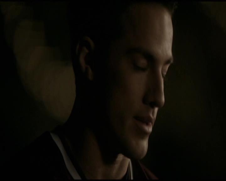 VampireDiariesWorld-dot-org_Seizoen2-DVDScenes-2x09Katerina0068.jpg