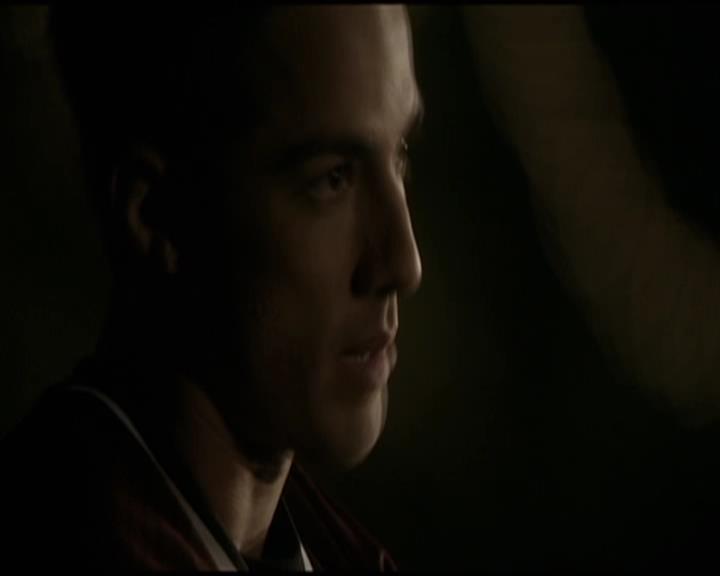 VampireDiariesWorld-dot-org_Seizoen2-DVDScenes-2x09Katerina0073.jpg