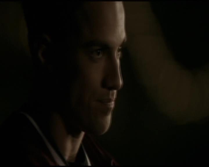 VampireDiariesWorld-dot-org_Seizoen2-DVDScenes-2x09Katerina0074.jpg