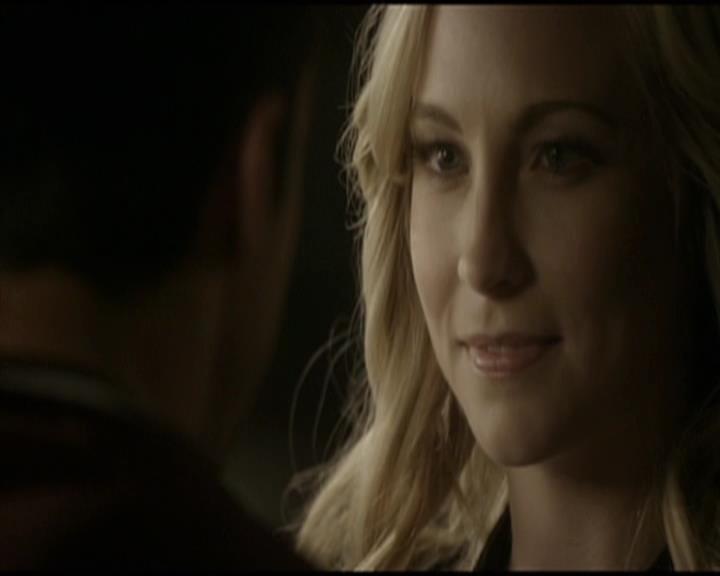 VampireDiariesWorld-dot-org_Seizoen2-DVDScenes-2x09Katerina0096.jpg