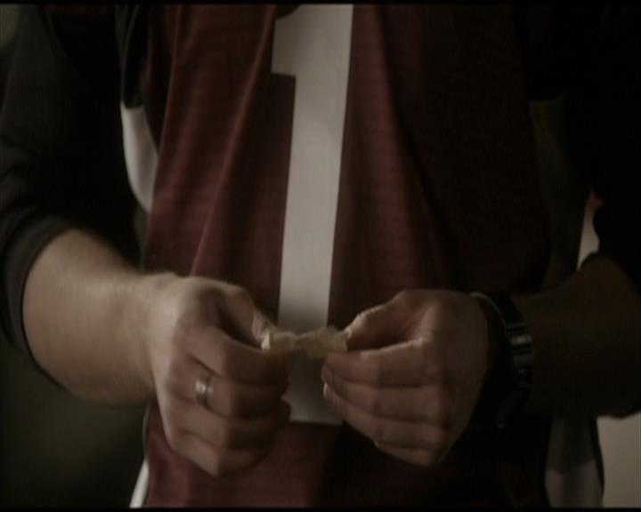 VampireDiariesWorld-dot-org_Seizoen2-DVDScenes-2x09Katerina0148.jpg