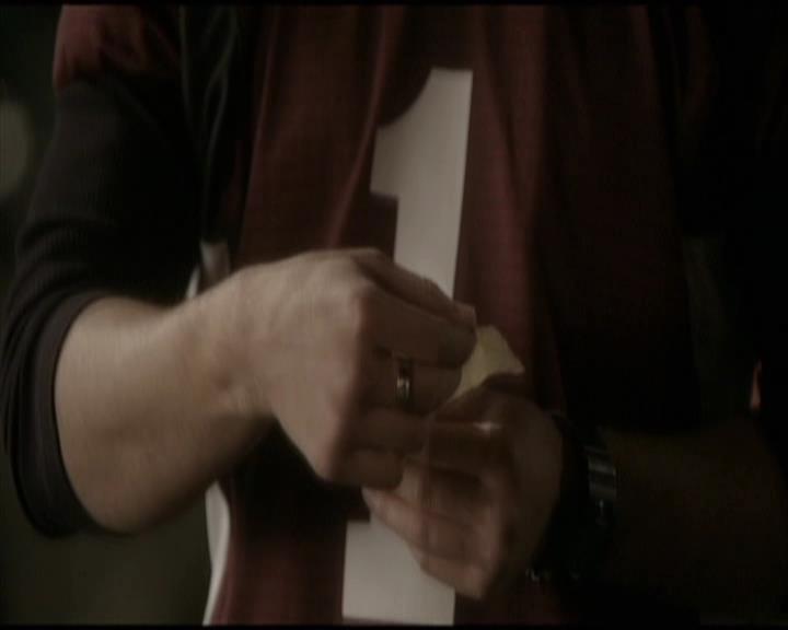 VampireDiariesWorld-dot-org_Seizoen2-DVDScenes-2x09Katerina0150.jpg