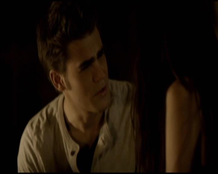 VampireDiariesWorld-dot-org_Seizoen2-DVDScenes-2x11ByTheLightOfTheMoon0106.jpg