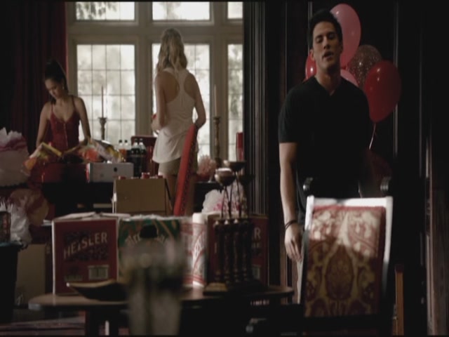 VampireDiariesWorld-dot-org-TVD_3x01TheBirthday0734.jpg