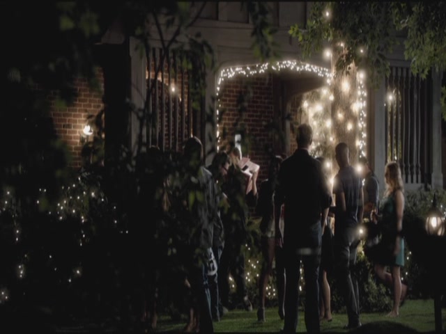 VampireDiariesWorld-dot-org-TVD_3x01TheBirthday1040.jpg