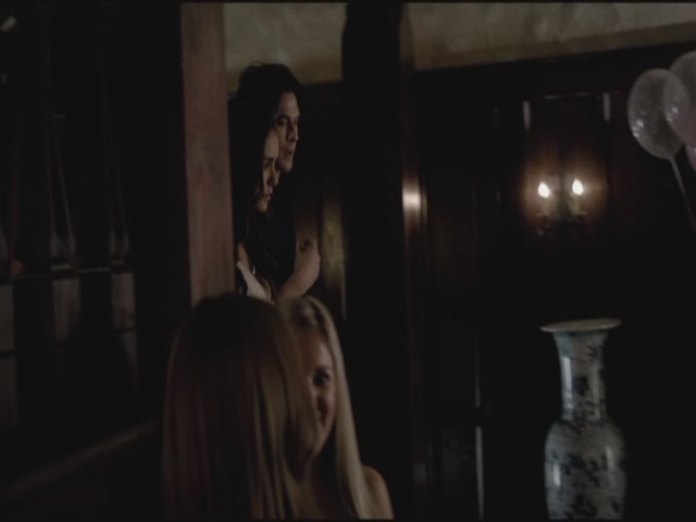 VampireDiariesWorld-dot-org-TVD_3x01TheBirthday1051.jpg