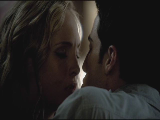 VampireDiariesWorld-dot-org-TVD_3x01TheBirthday1734.jpg
