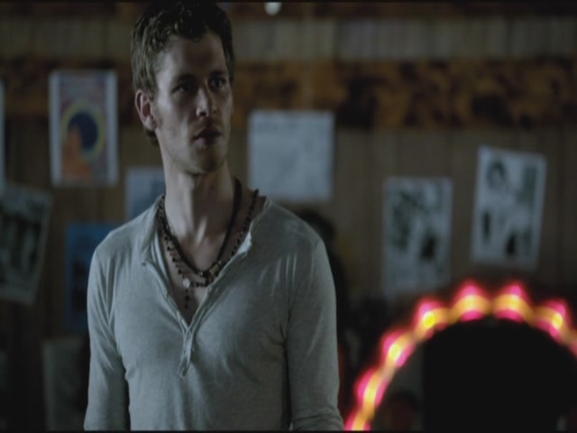 VampireDiariesWorld-dot-org-TVD_3x01TheBirthday1952.jpg