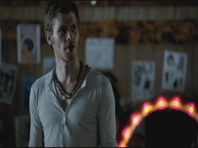 VampireDiariesWorld-dot-org-TVD_3x01TheBirthday1953.jpg