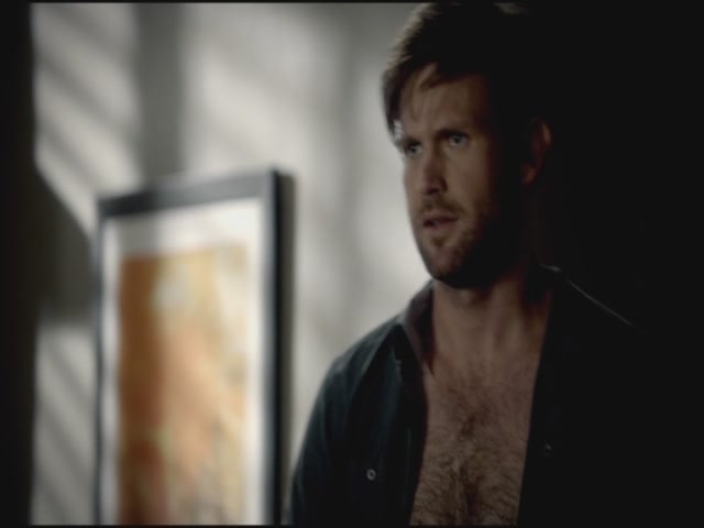 VampireDiariesWorld-dot-org-TVD_3x02TheHybrid2349.jpg