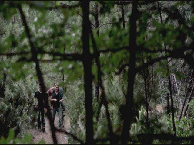 VampireDiariesWorld-dot-org-TVD_3x02TheHybrid2389.jpg