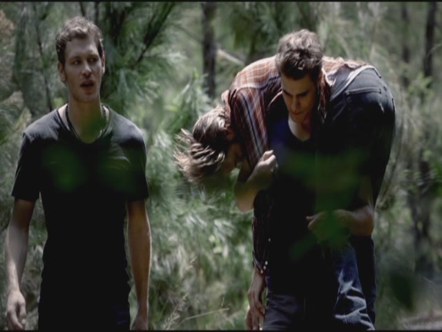 VampireDiariesWorld-dot-org-TVD_3x02TheHybrid2408.jpg